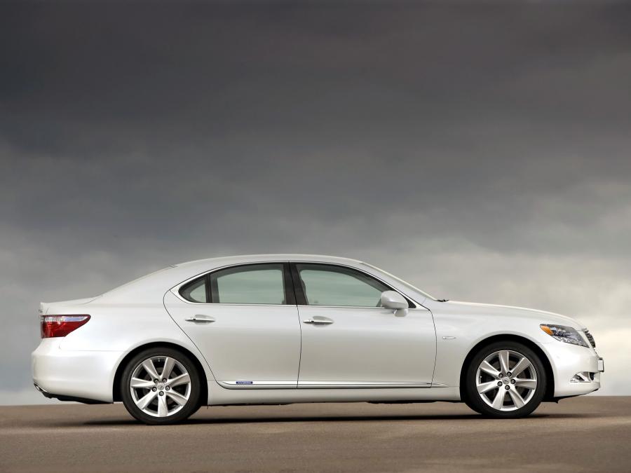  Lexus LS600h 2007 года  (EU) (фото 5 из 16)